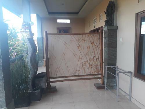 Hostal Adi House Homestay