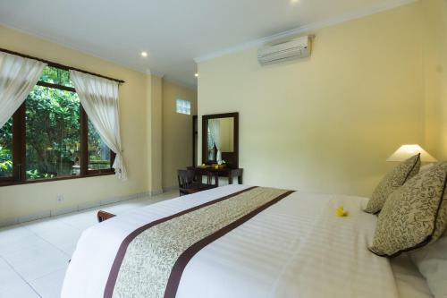 Hostal Nyoman Sandi Guest House