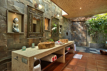 Hidden Hills Villas