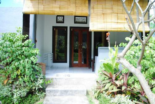Bed & Breakfast Tiara Homestay Pemuteran Bali