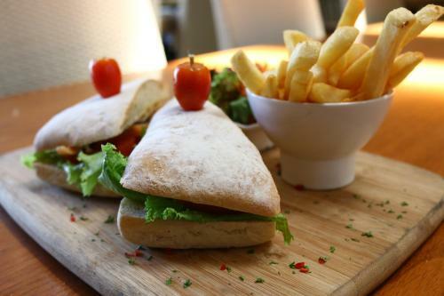 Vouk Hotel And Suites