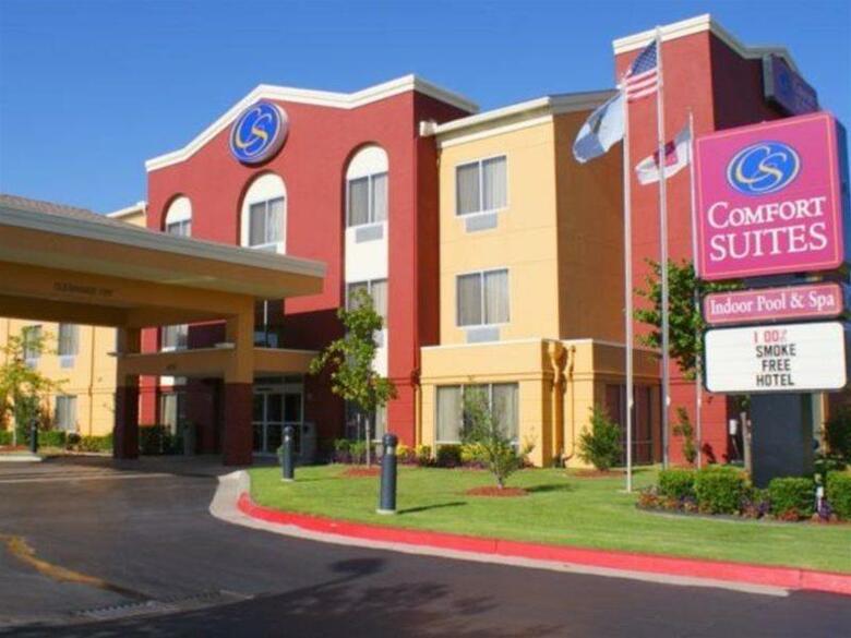 Hotel Comfort Suites Central/i-44