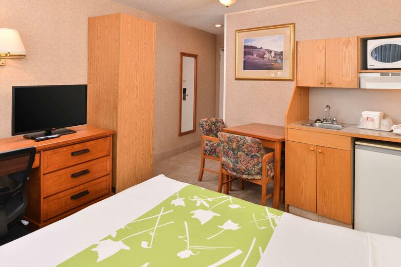 Hotel Econo Lodge Motel Village