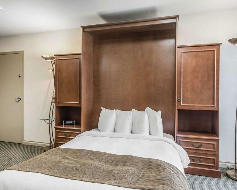 Hotel Quality Suites Drummondville