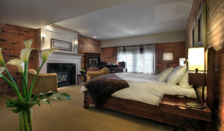 Nelligan Hotel