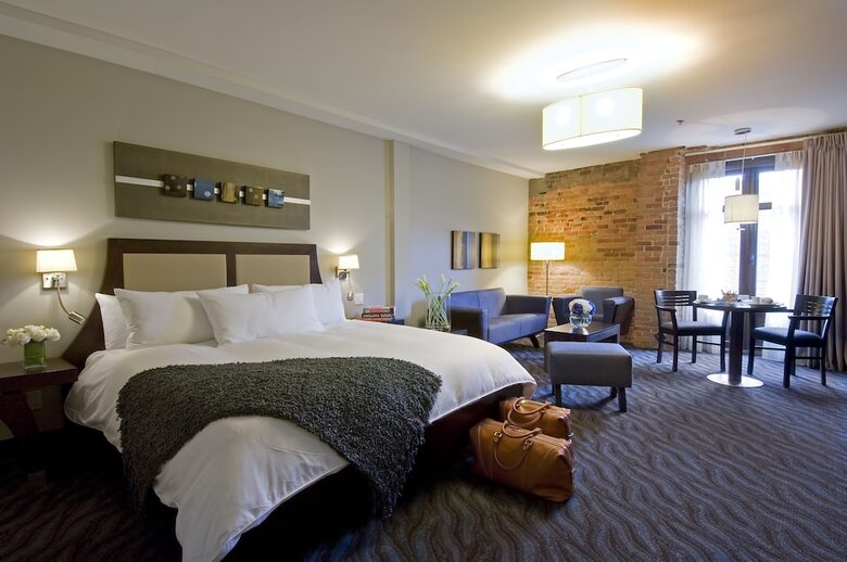 Nelligan Hotel