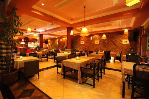 Maxi Hotel, Restaurant And Spa