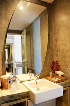 Bliss Surfer Hotel