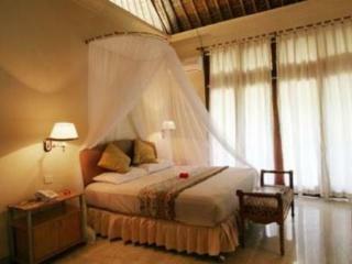 Laghawa Beach Hotel & Villa