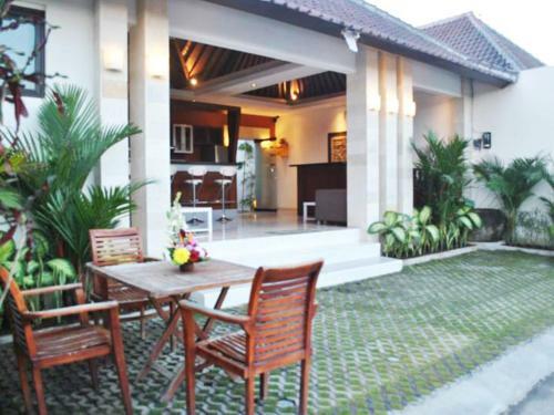 Tanjung Lima Villa