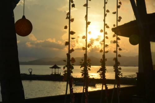 Hostal Segara Wangi Beach Cottages