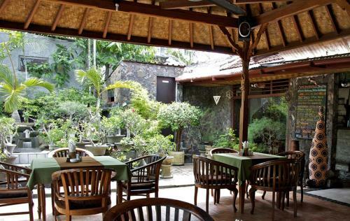 Temple Cafe & Seaside Cottages