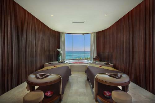Hotel Candi Beach Resort & Spa