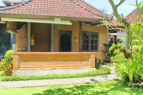 Hostal Sunarta House Homestay