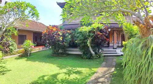 Hostal Sunarta House Homestay