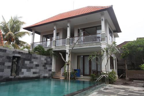 Hostal Merthayasa Bungalow 2