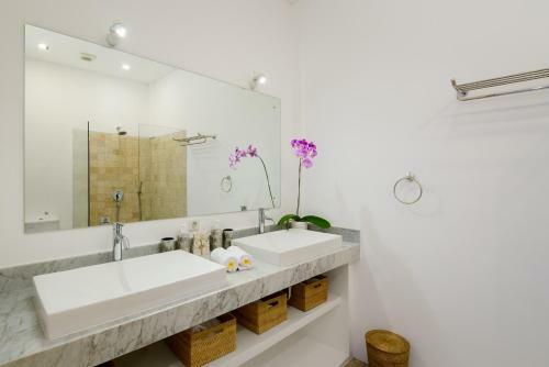 Echo Beach Villa