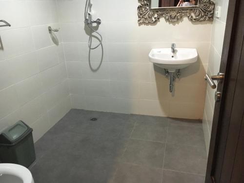 Hostal Nugraha Guest House 2