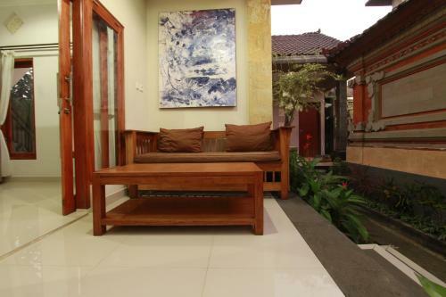 Hostal Suryadina Guest House