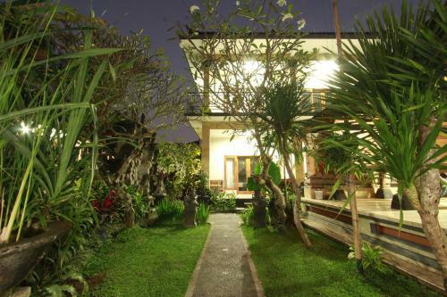 Hostal Suryadina Guest House