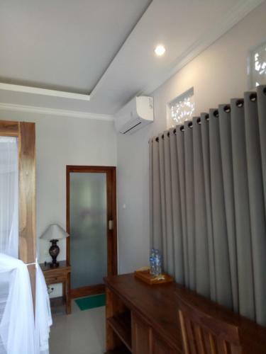 Hostal Suryadina Guest House