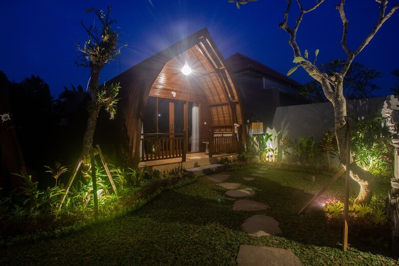 Villa Pondok Naya