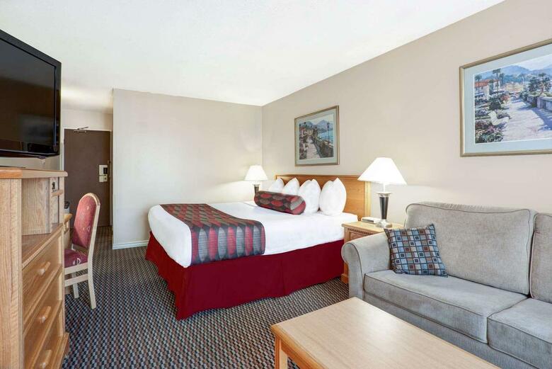 Hotel Ramada Victoria