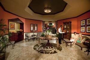 Hotel Sandals Carlyle