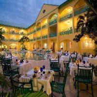 Hotel Sandals Carlyle
