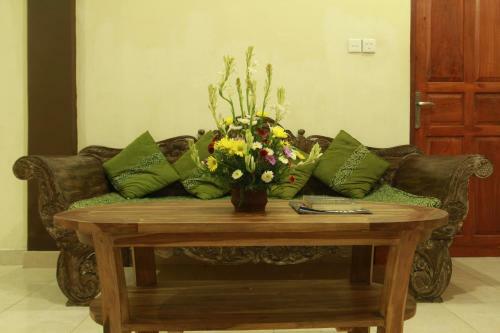 Hostal Pondok Loris Guest House