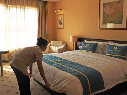 Junyue Hotel