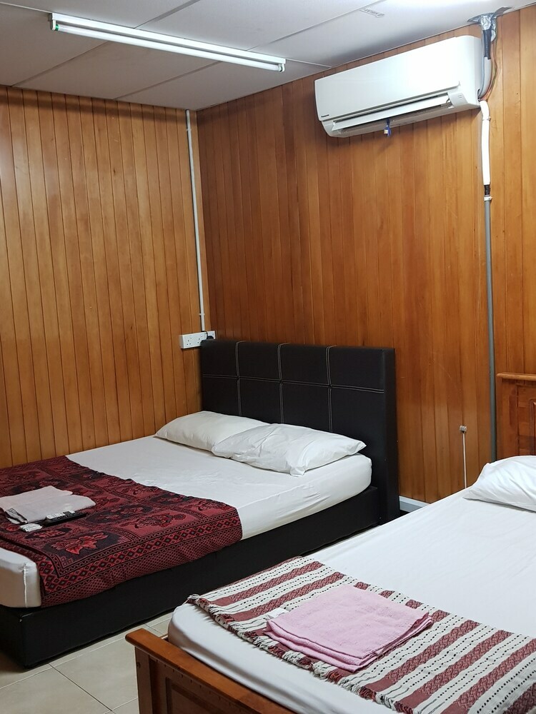 Hostal Ros Heritage Motel