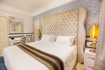 Deluxcious Heritage Hotel