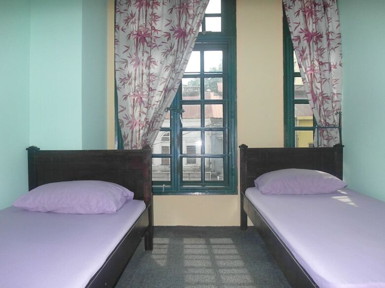 Hostal Oasis Guest House