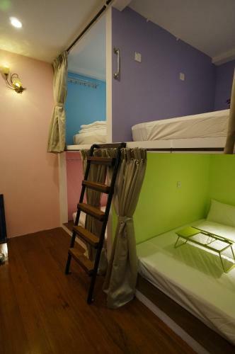 Hostal Thirty Three Stewart Houze
