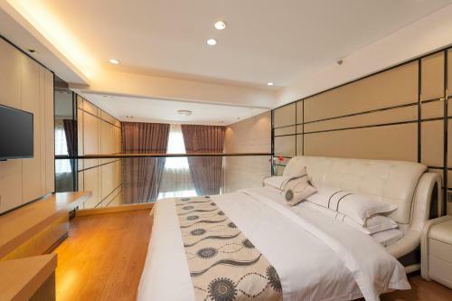 Guangzhou Yicheng Poly Central Pivot Apartment