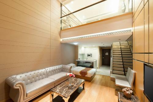Guangzhou Yicheng Poly Central Pivot Apartment