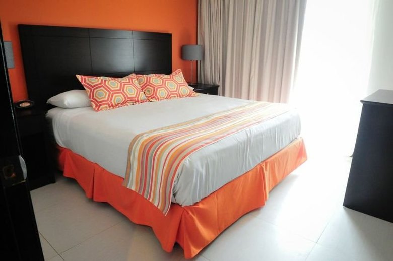 Talk Of The Town Hotel & Beach Club