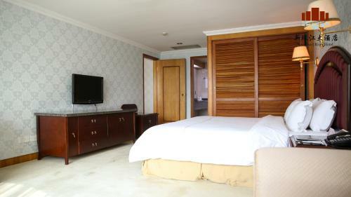 New Pearl River Hotel
