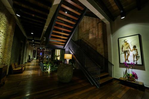1825 Gallery Hotel
