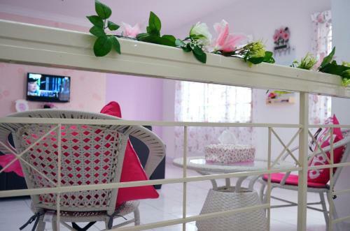 Hostal Manis Manis @ Pink Lady
