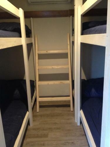 328 Hostel & Lounge