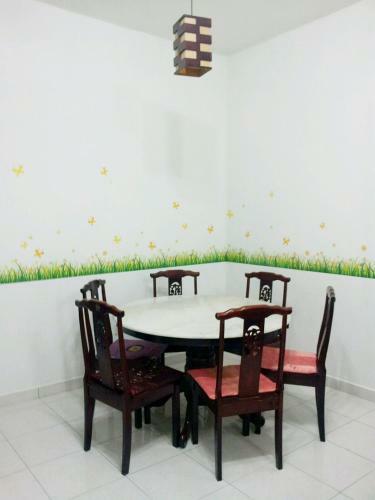 Home2u Holidayhome Bukit Indah 22