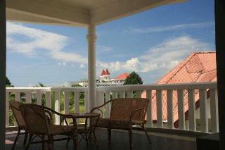 Hotel White Lodge