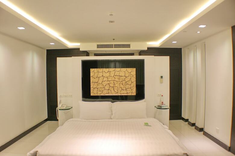 Hotel Amari Nova Suites