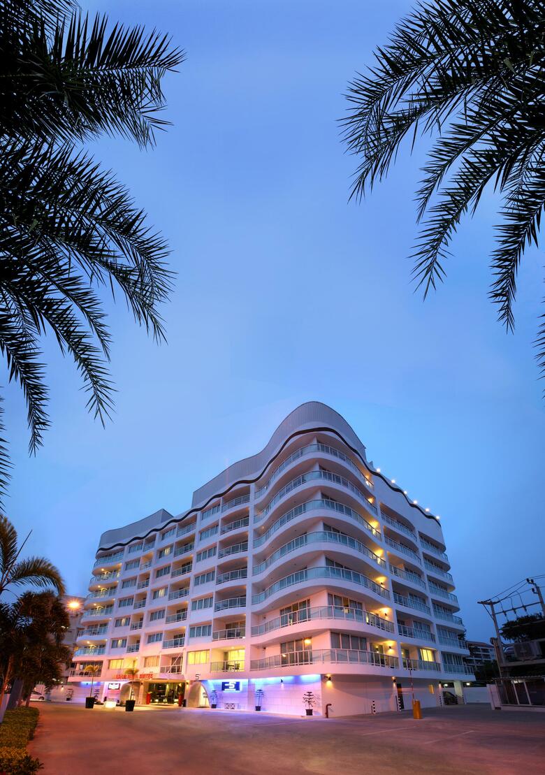 Hotel Amari Nova Suites
