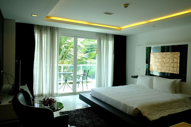Hotel Amari Nova Suites