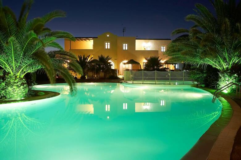 Hotel Atlantis Beach Villas