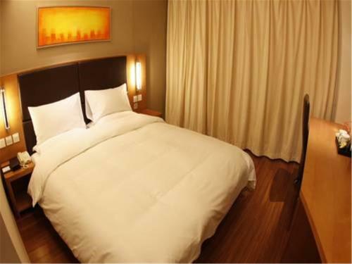 Starway Shanghai Anting Motor City Hotel