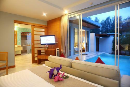 Hotel Apsara Beachfront Resort & Villa